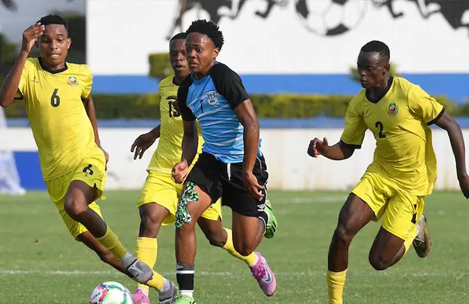 TAÇA COSAFA: MAMBINHAS DEFRONTAM ZIMBABWE